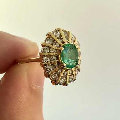 Fabulous 18K Yellow Gold Oval Emerald Round Diamond Anniversary Cocktail Ring