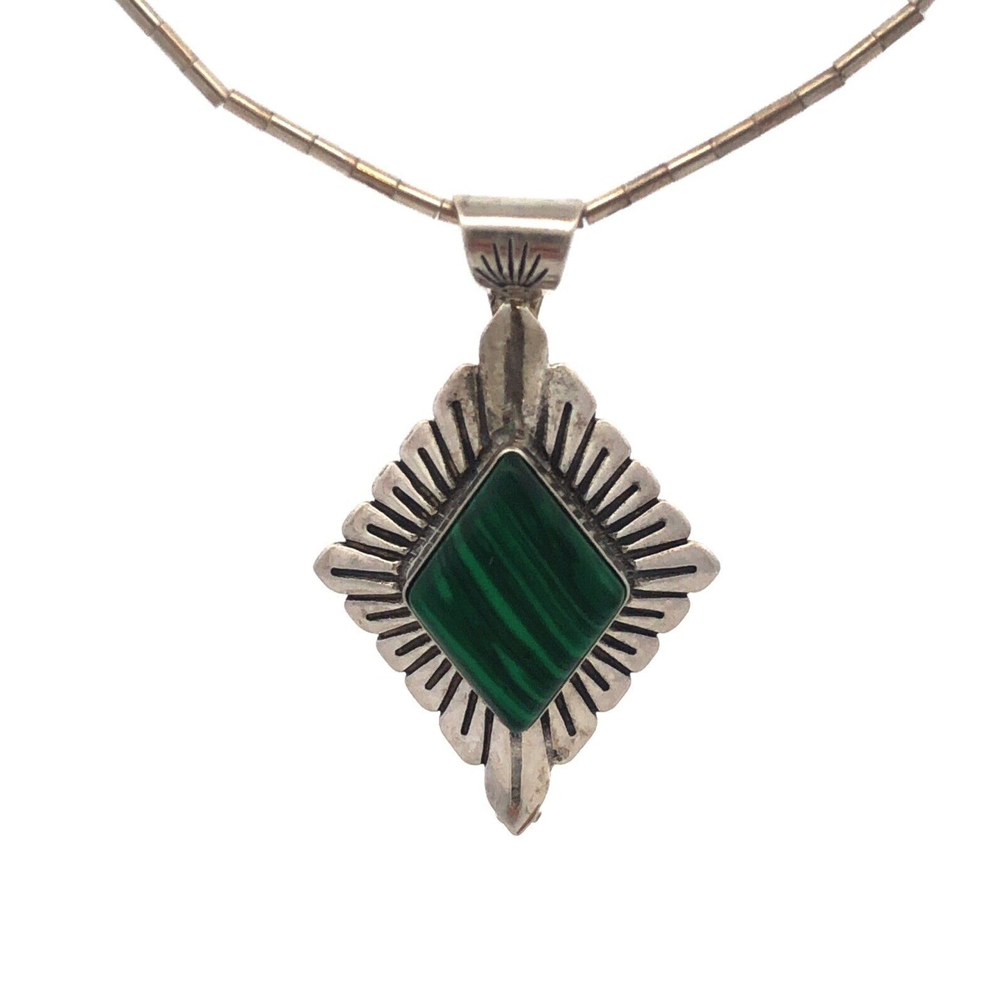 Native American QT 925 Sterling Silver Green Malachite Pendant Necklace