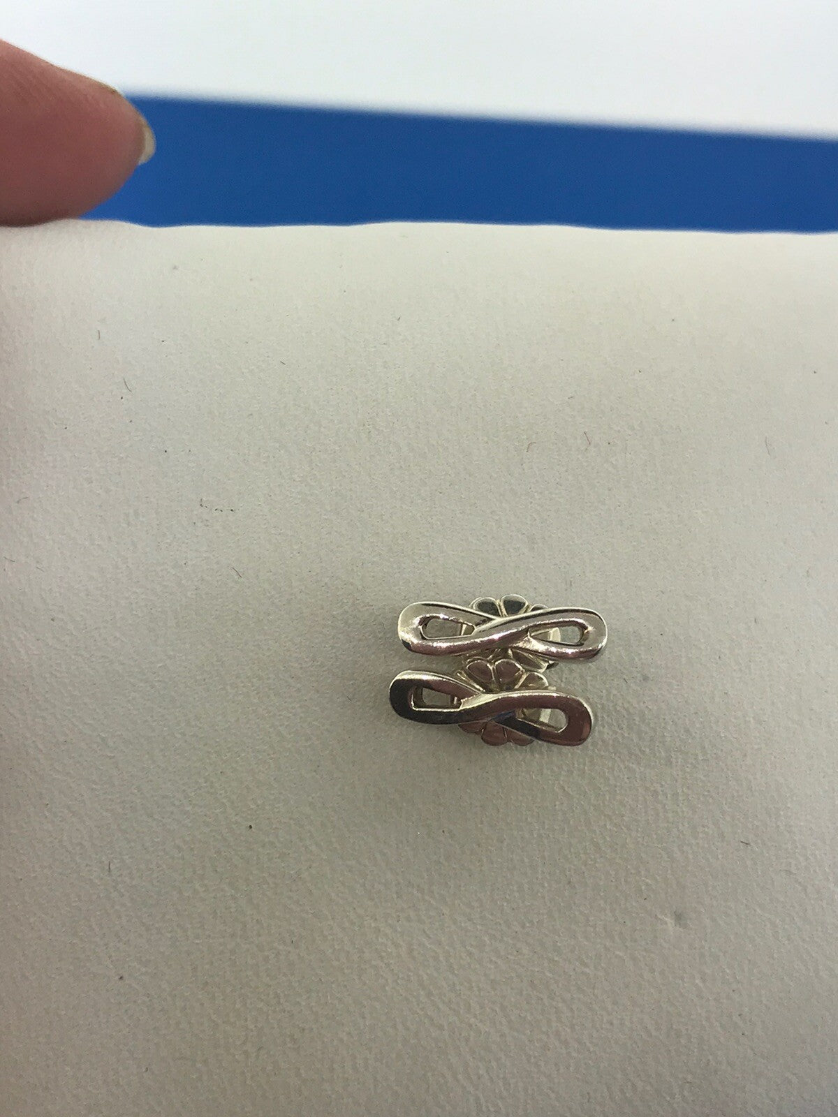 Designer 925 Sterling Silver Infinity Ribbon Figure Eight Stud Earrings