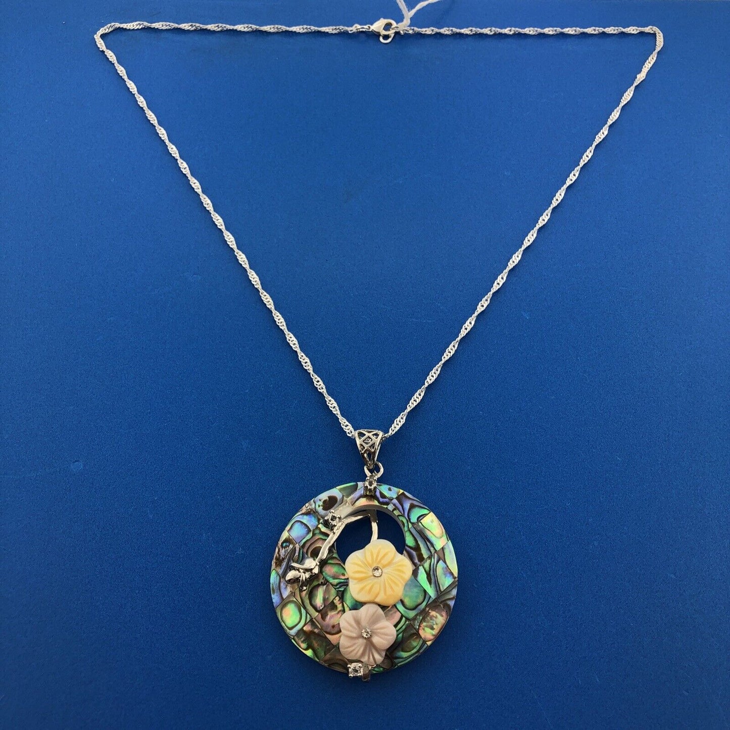 Lee Sands 925 Sterling Silver CZ Abalone Inlaid MOP Flower Pendant Necklace