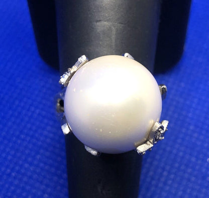 925 Sterling Silver Pearl Dome Cubic Zirconia Leaf accents Statement Ring
