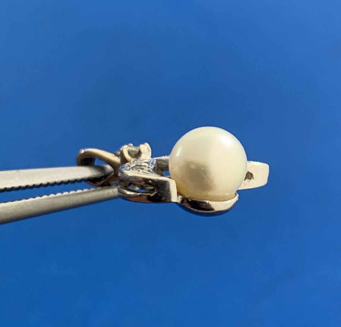Vintage 10K White Gold Pearl Diamond Accented Wedding Anniversary Pendant