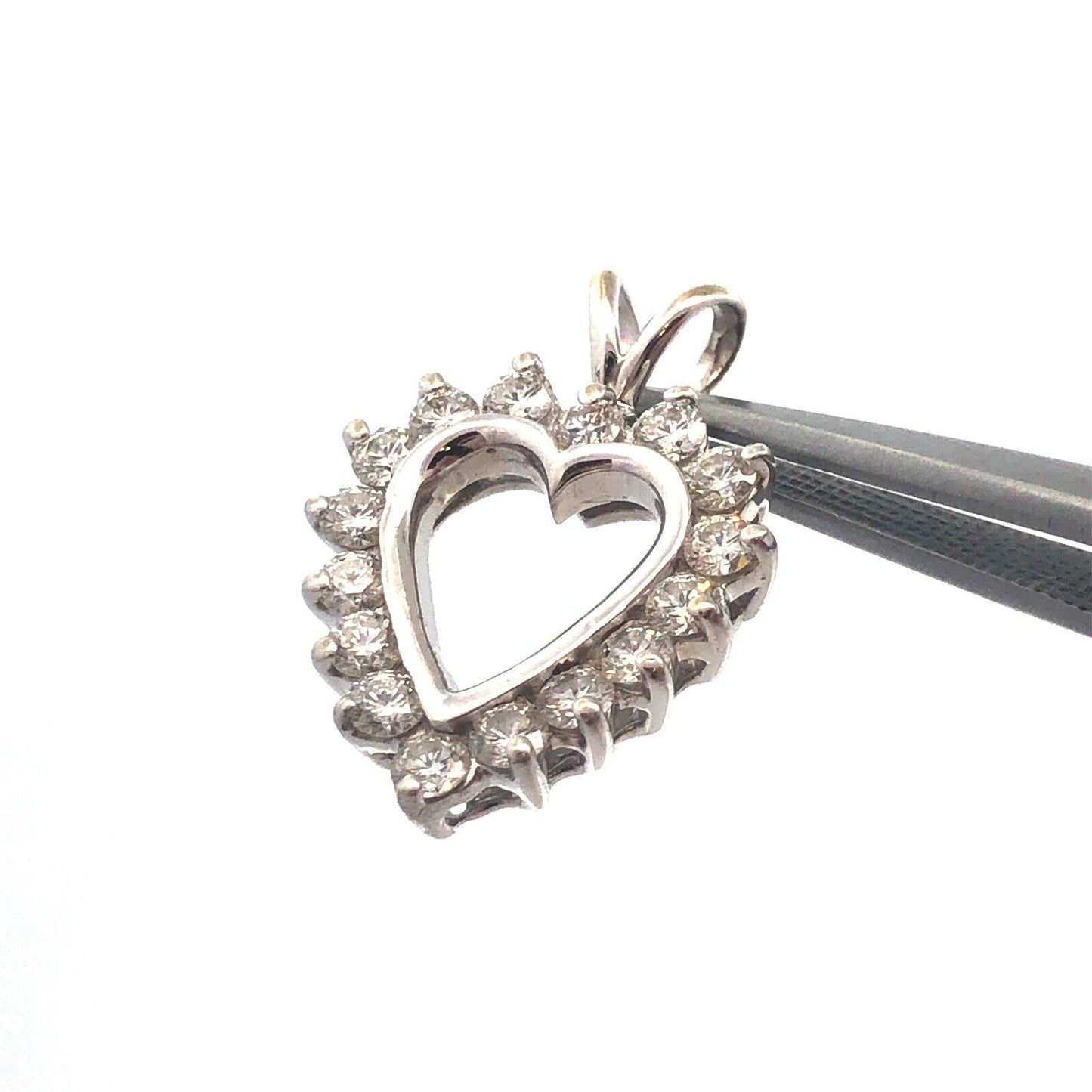 Gorgeous 14k White Gold Round Cut Diamond Heart Romantic Anniversary Pendant