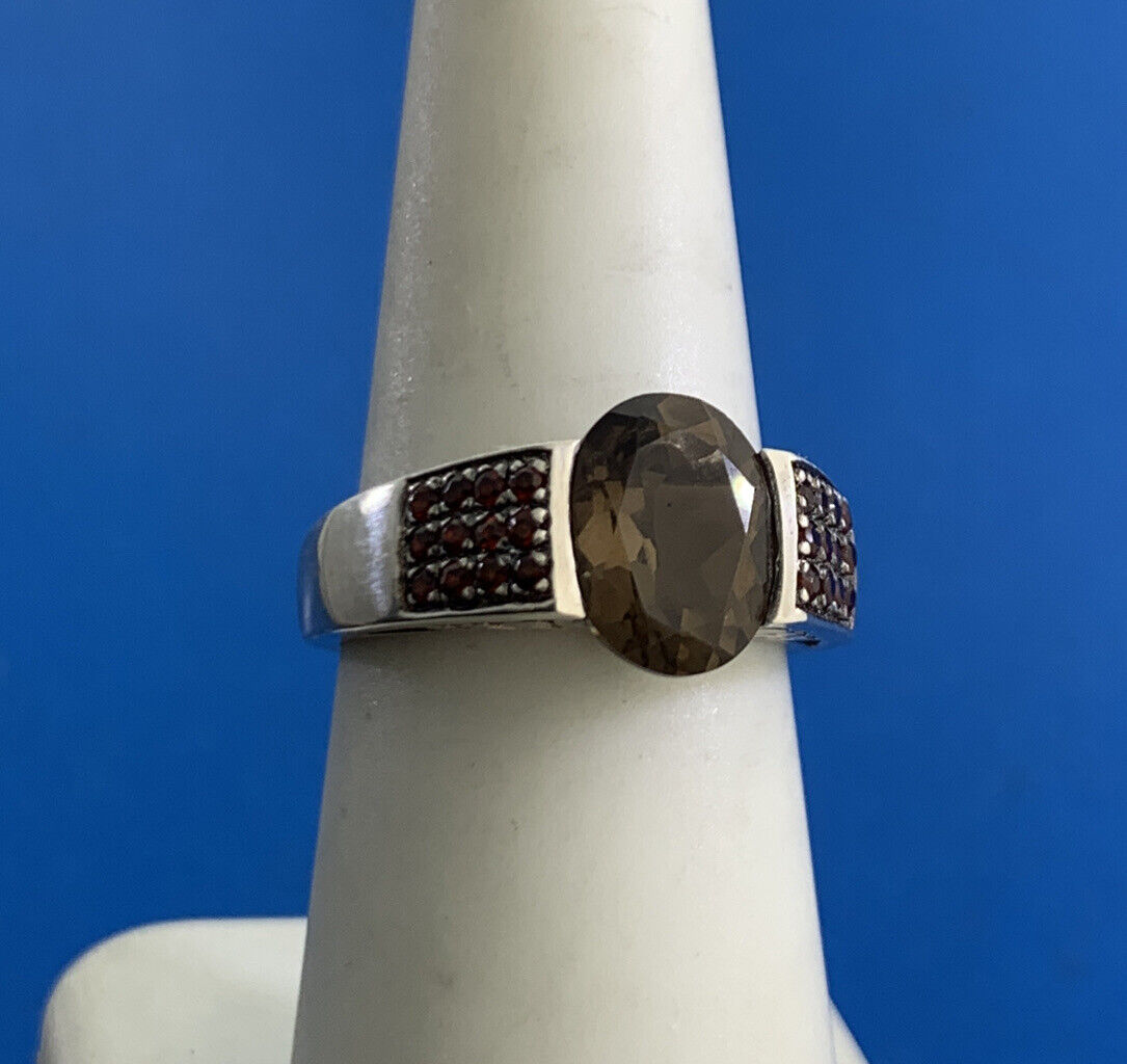 Designer 925 Sterling Silver Oval Quartz Garnet Accented Cocktail Ring