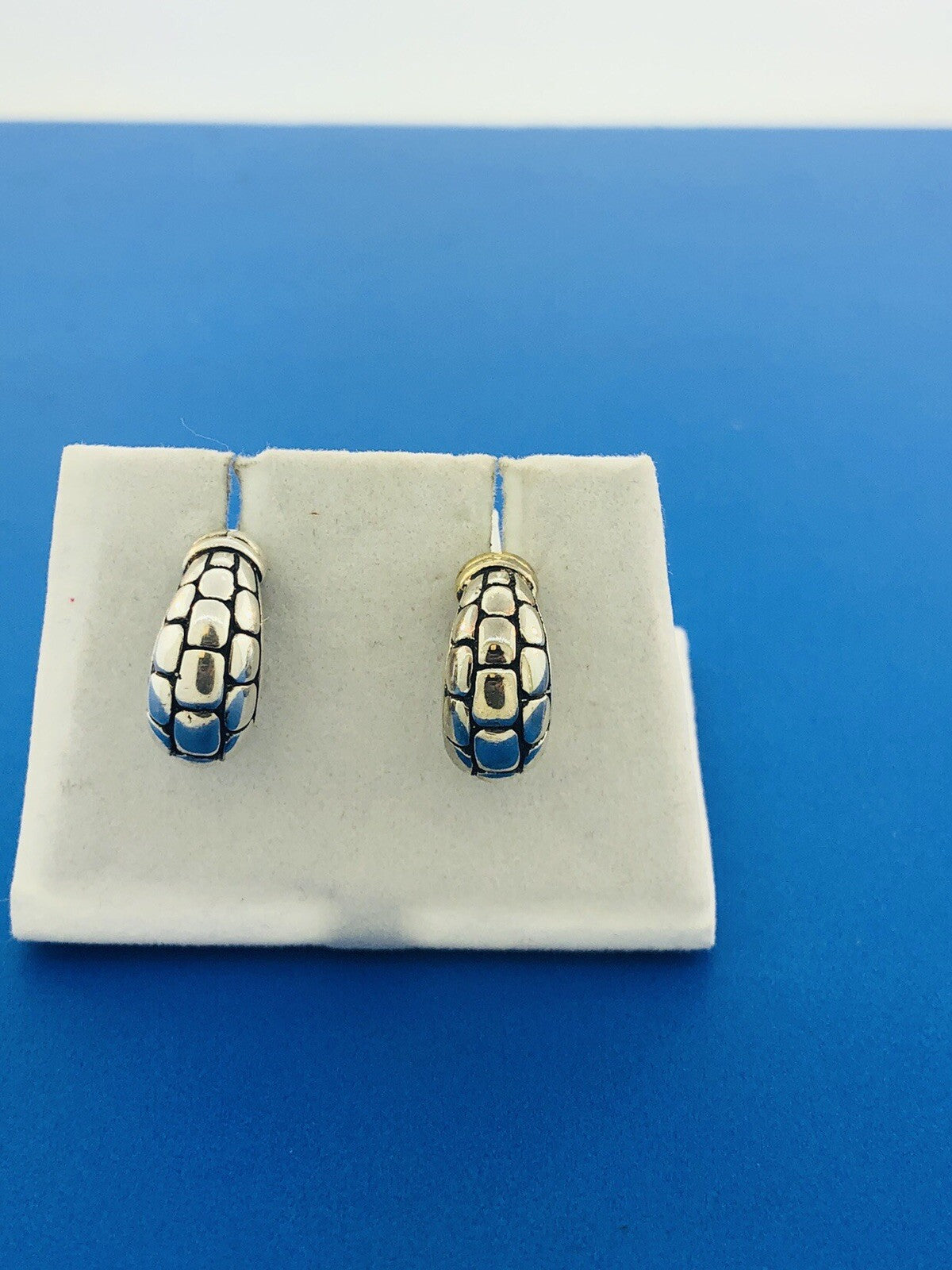 Sterling Silver 925 Snake Skin Design Half Hoop Huggie Earrings S166