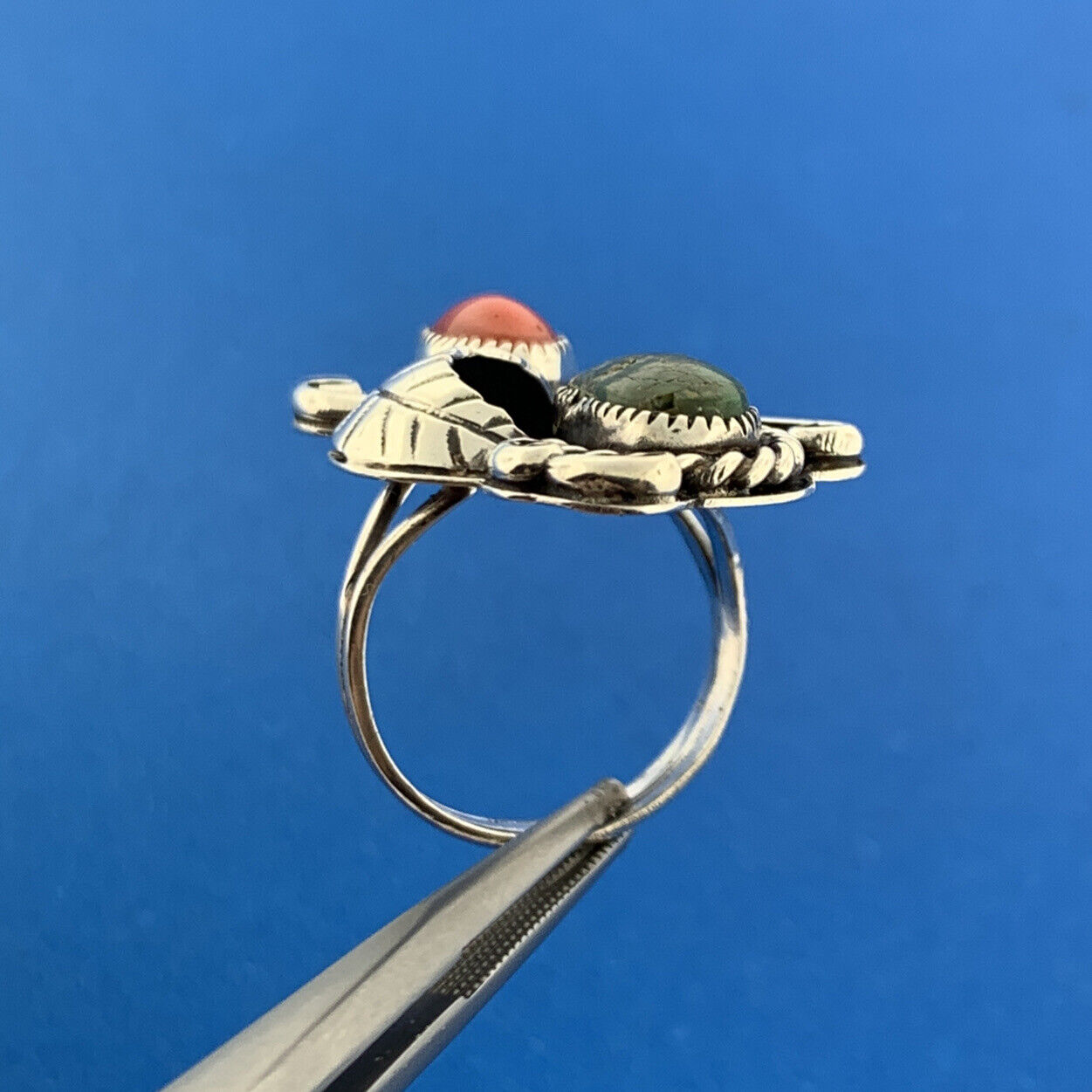 Native American Unsigned Sterling Silver Moss Agate Coral Squash Blossom Ring