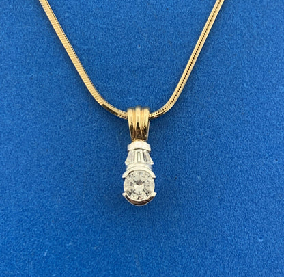 Gorgeous 14k Yellow Gold Round Cut Diamond Baguette Accent 18" Chain Necklace