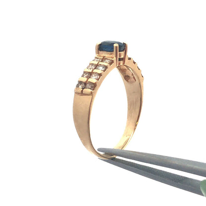 Vintage 14K Yellow Gold Oval Sapphire Diamond Accent Anniversary Ring
