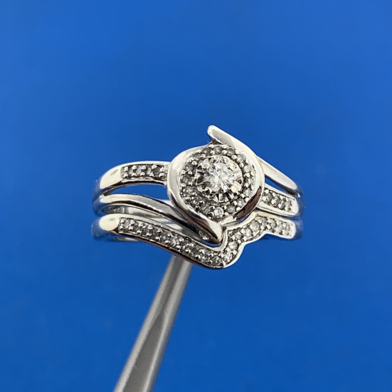 Stunning Sterling Silver 925 Round Diamond Abstract Engagement Ring Size 8 Set