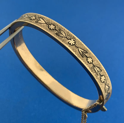 Antique Victoria Gold Filled Floral Etched Textured Hinged Bangle Bracelet