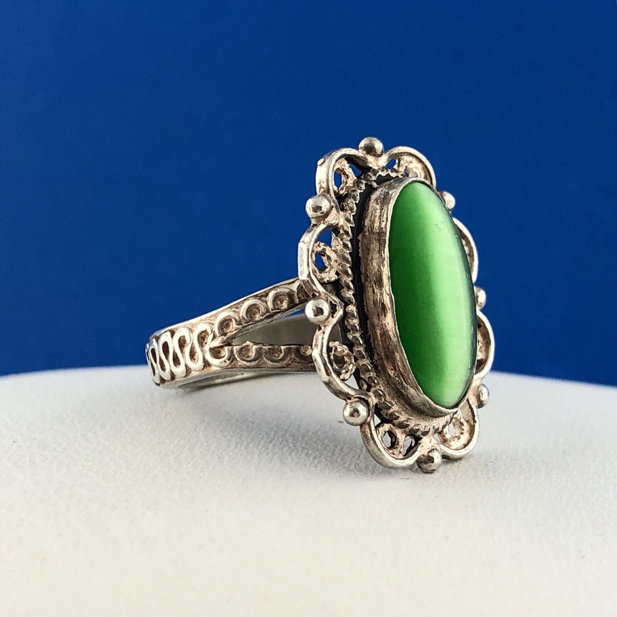 Bright Retro Sterling Silver 925 Green Tigers Eye Scroll Filigree Cocktail Ring