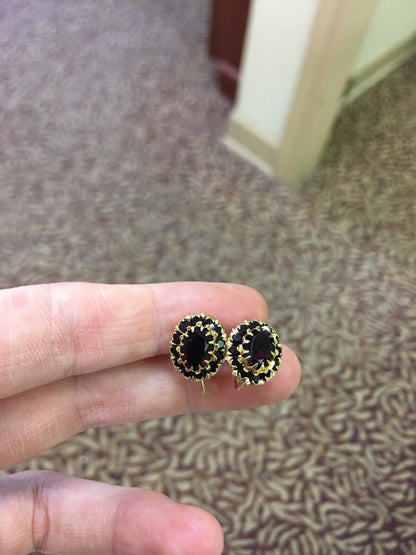 Vintage 14K Yellow Gold Oval Garnet Cluster Screw Back Earrings