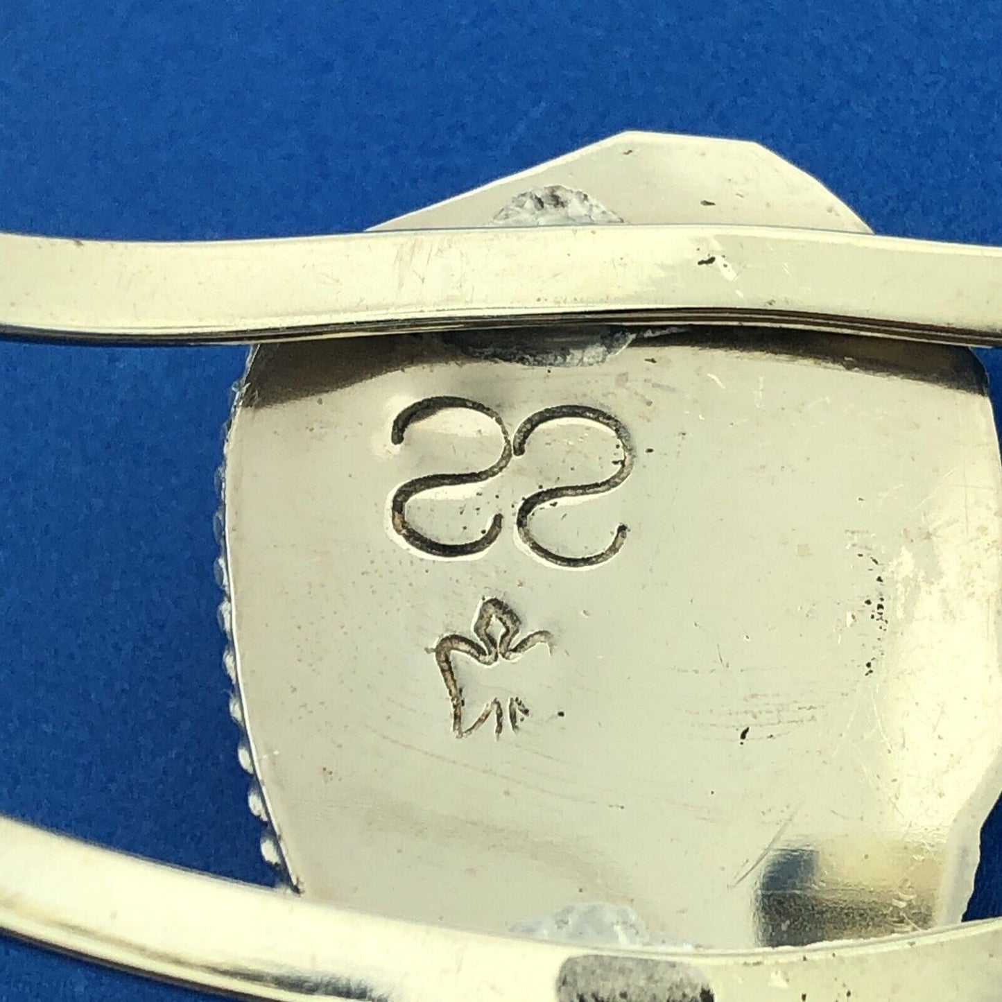 Stunning Sterling Silver 925 Dyed Cabochon Turquoise Leaf 6.5" Cuff Bracelet