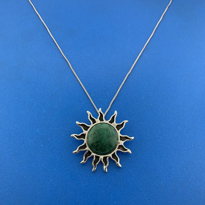 Modernist 925 Sterling Silver Green Jasper Cabochon Sun Pendant Necklace