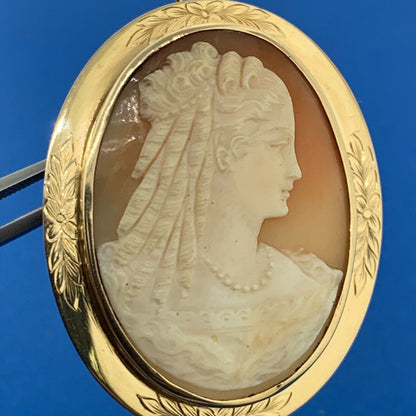 14K Yellow Gold Carved Oval Cameo Statement Brooch Pendant