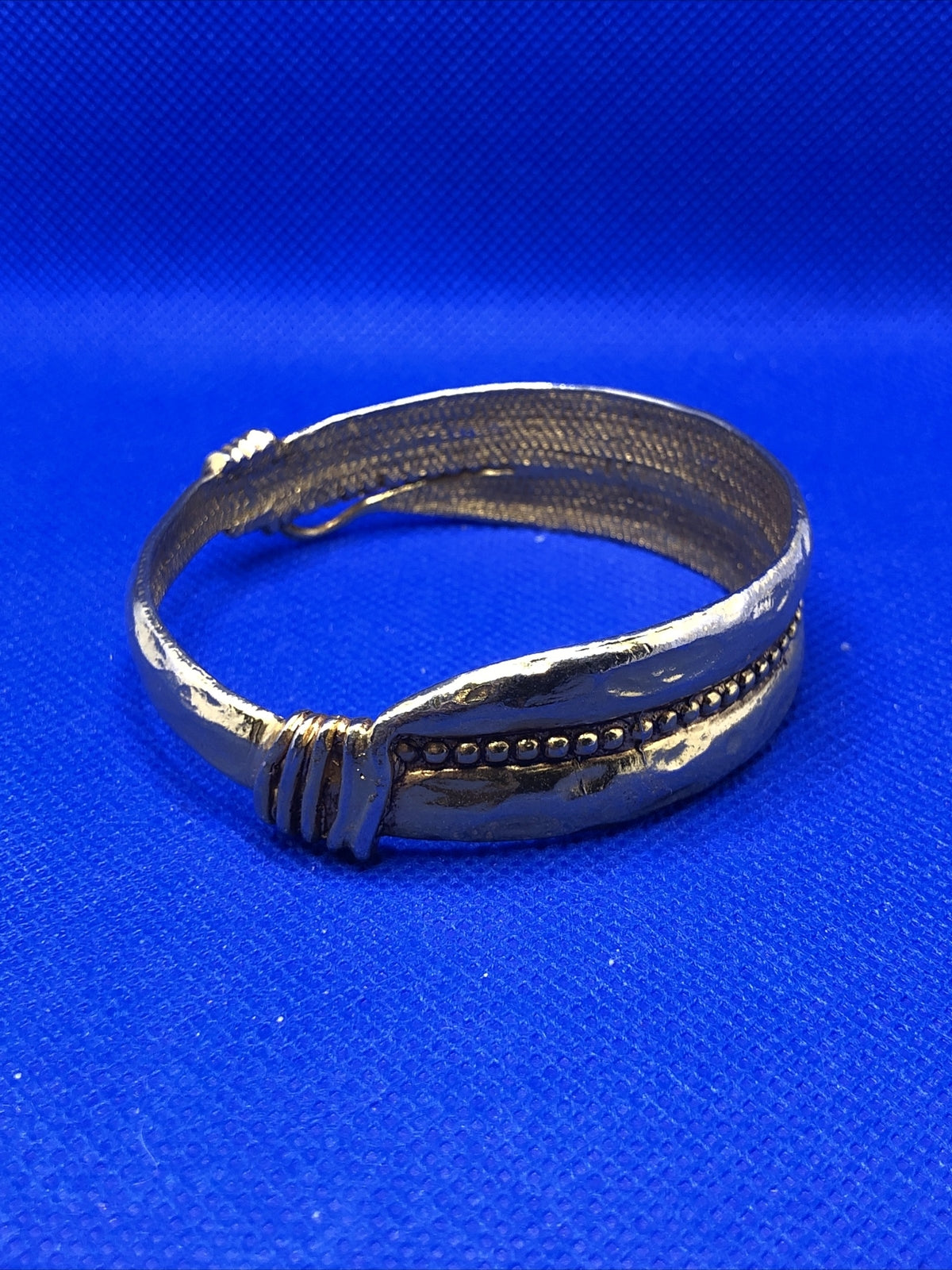 Vintage Runway Ready Gold Tone Textured Cuff Bracelet Clip-On Earrings 3 Pc Set