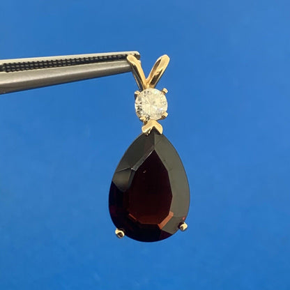 14K Yellow Gold Pear Shaped Garnet Round Diamond Accented Teardrop Pendant