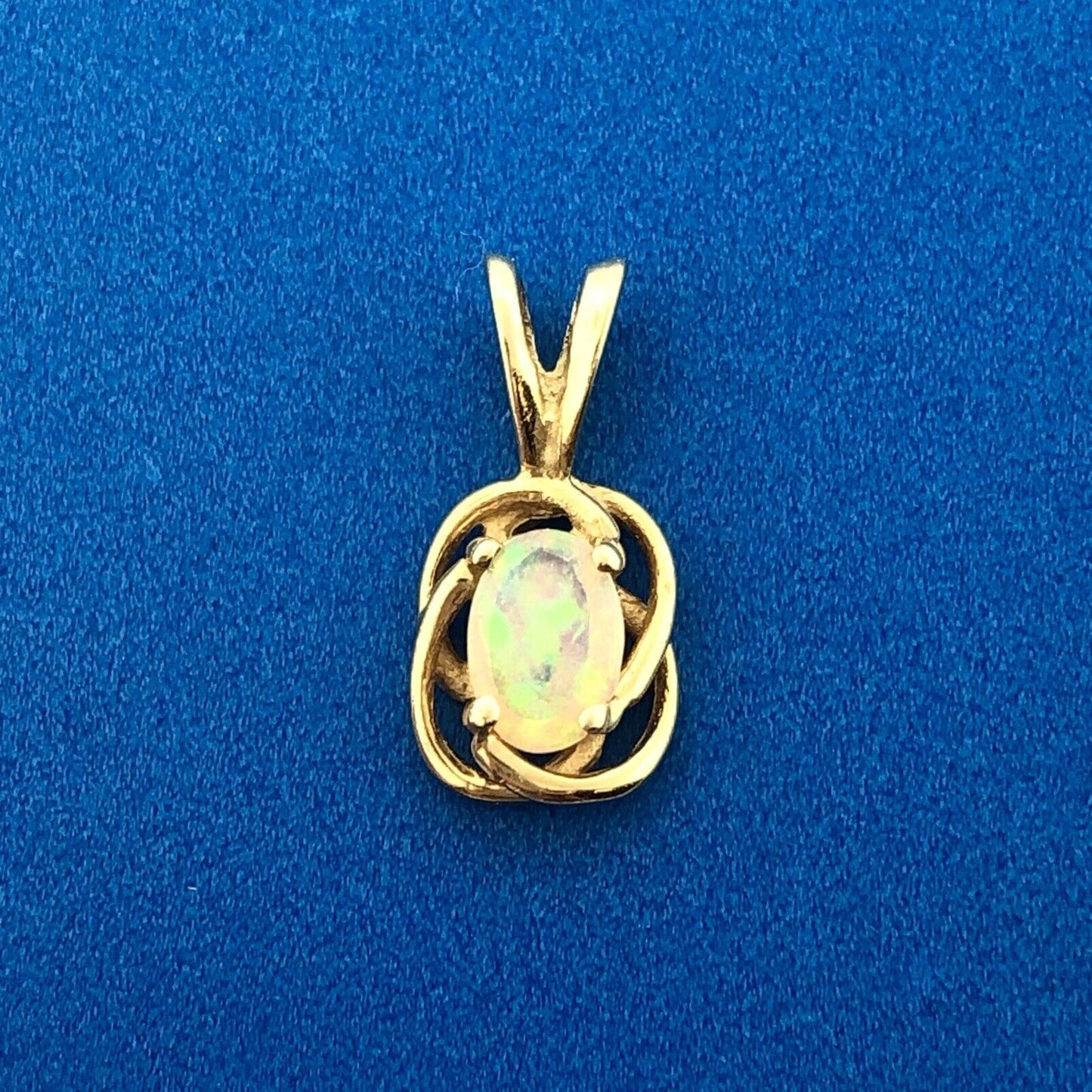 Retro 14K Yellow Gold Oval Opal Cabochon October Anniversary Charm Pendant