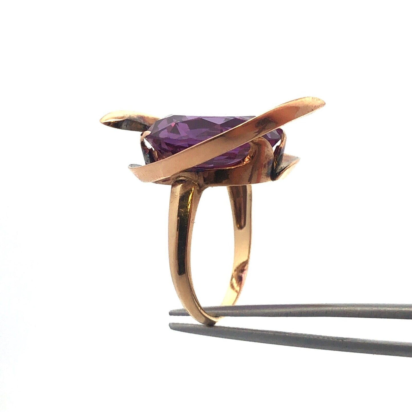 Modernist 14K Yellow Gold Purple Sapphire Solitaire Cocktail Statement Ring