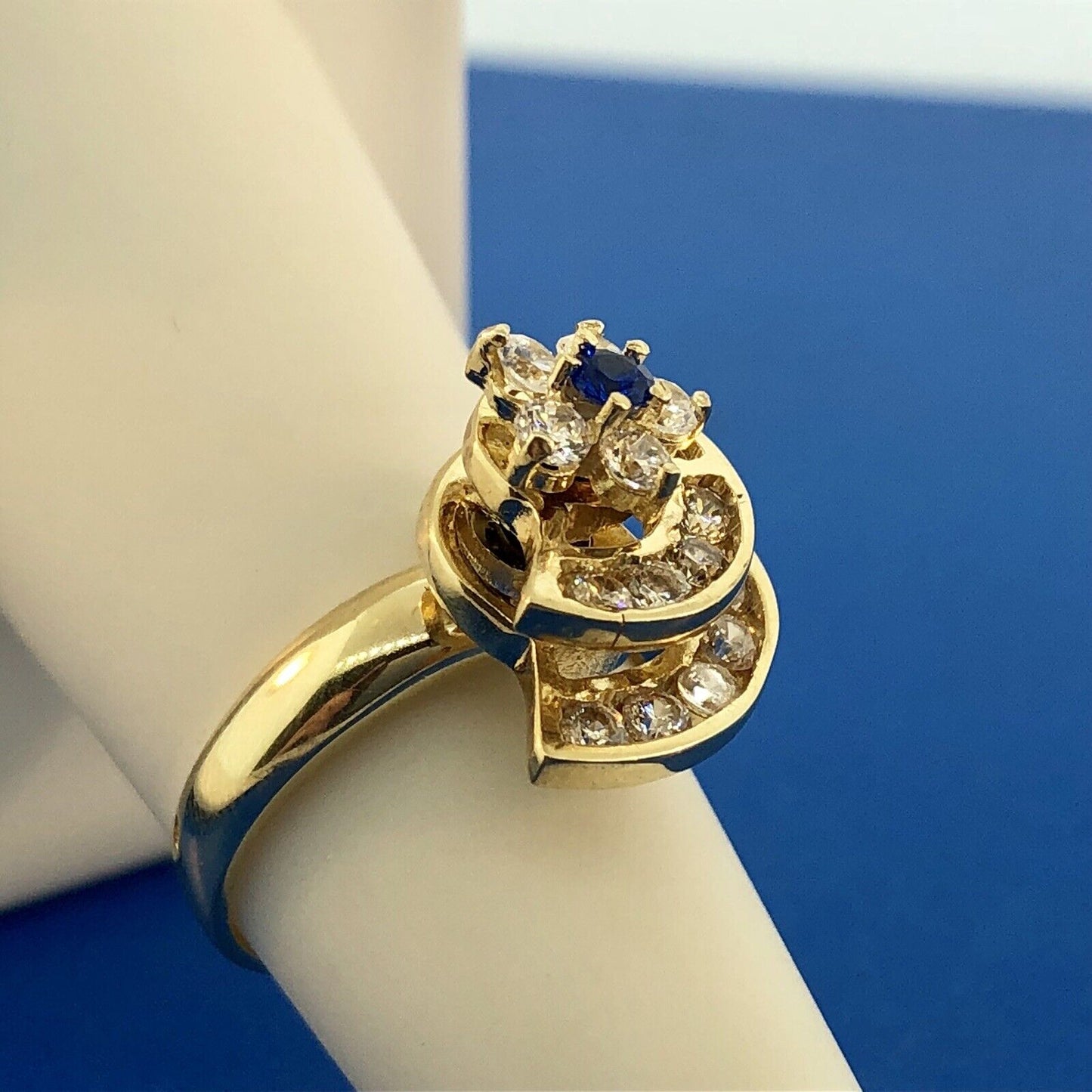 Retro 10K Yellow Gold Blue White Cubic Zirconia Star Comet Spinner Ring