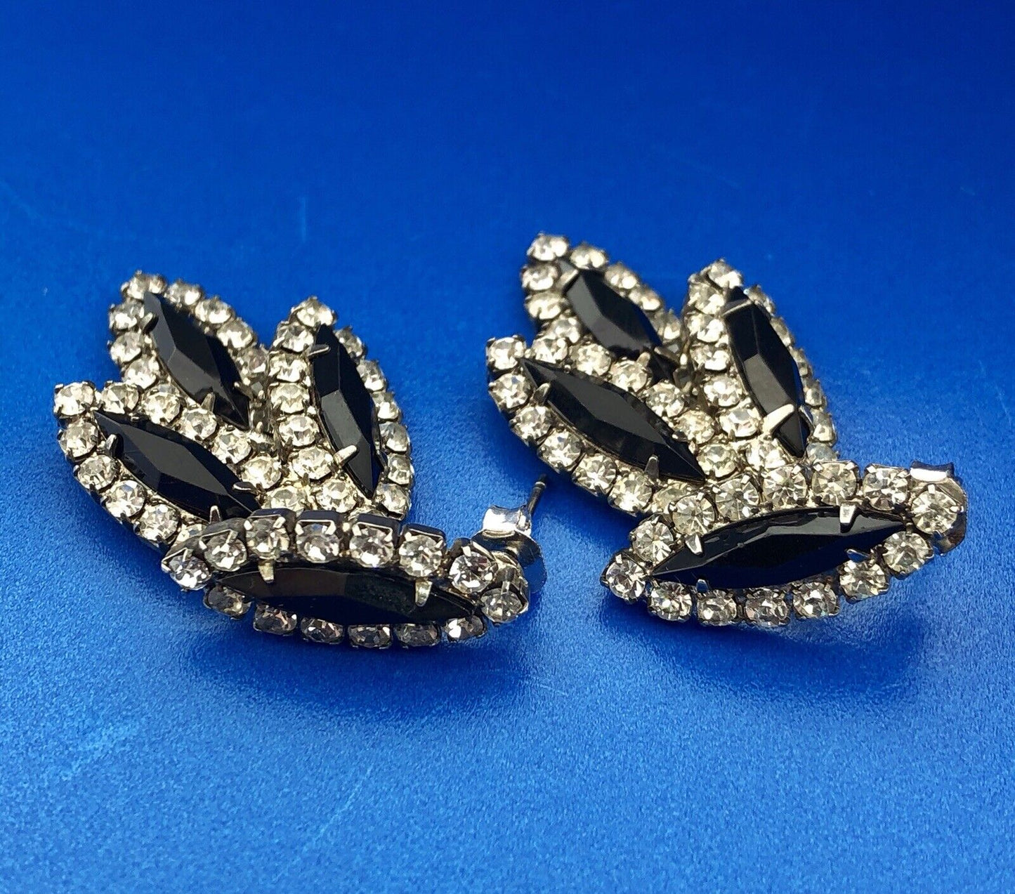 Art Deco Silver Tone Black Jet White Rhinestone Feather Leaf Dangle Earrings