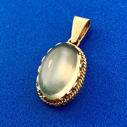 Vintage Art Deco 14K Yellow Gold Gray Green Quartz Cabochon Oval Charm Pendant
