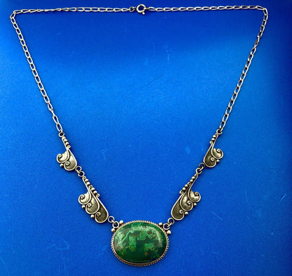 Vintage 925 Sterling Silver Dark Green Maw Sit Sit Oval Cabochon Scroll Necklace
