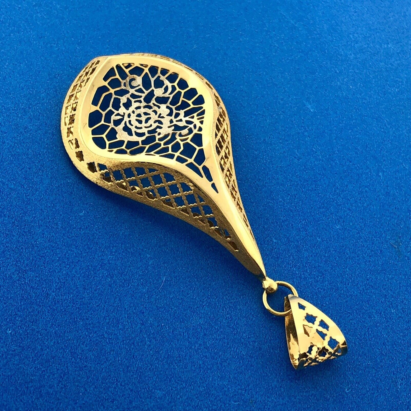 Gorgeous Italian 18k Yellow Gold Openwork Floral Bloom Teardrop Dangle Pendant