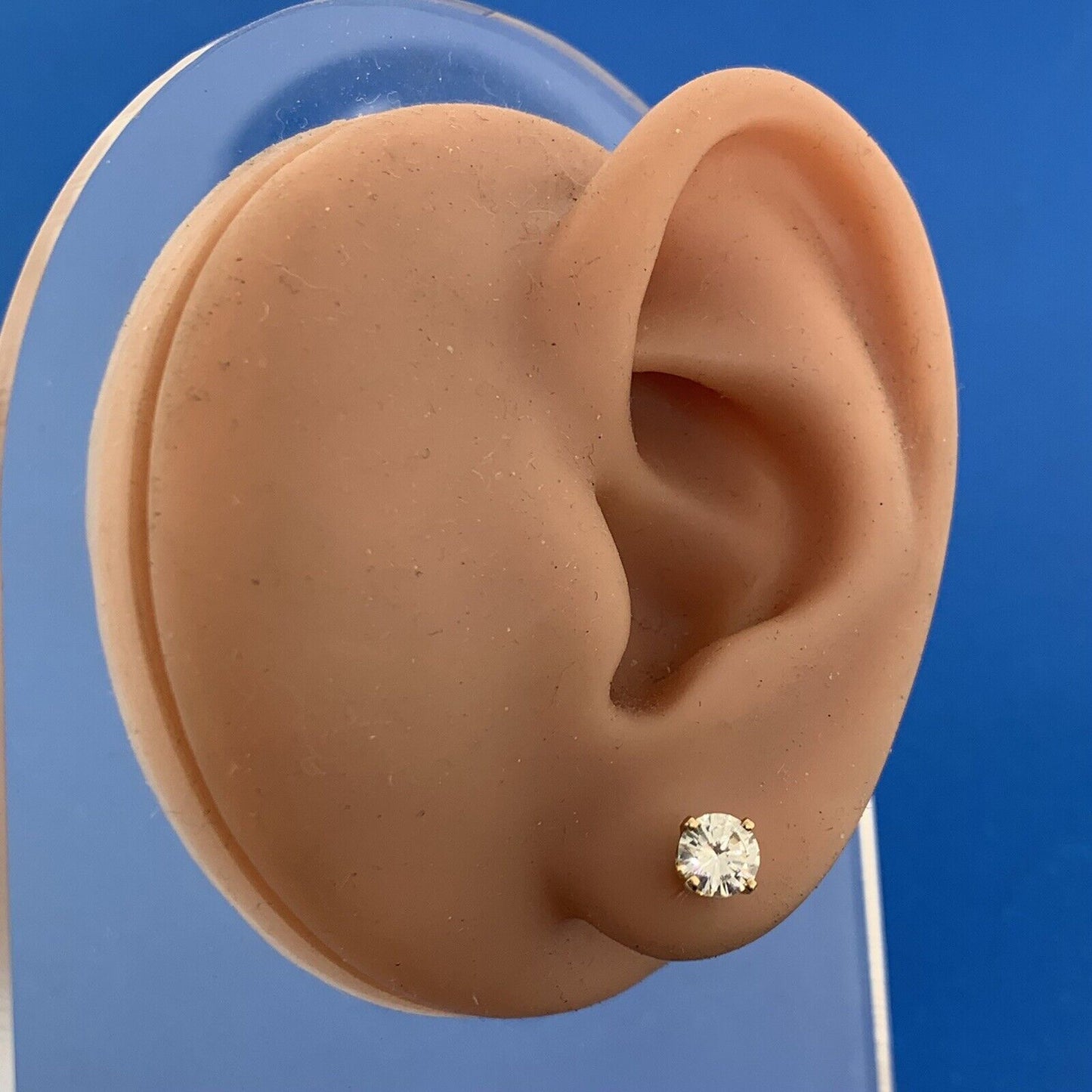 Classic Elegant 14K Yellow Gold Round Diamond Solitaire Stud Earrings