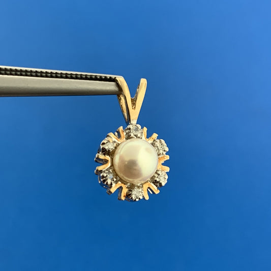 14K Yellow Gold Pearl Diamond Starburst Flower Cluster Bridal Birthstone Pendant