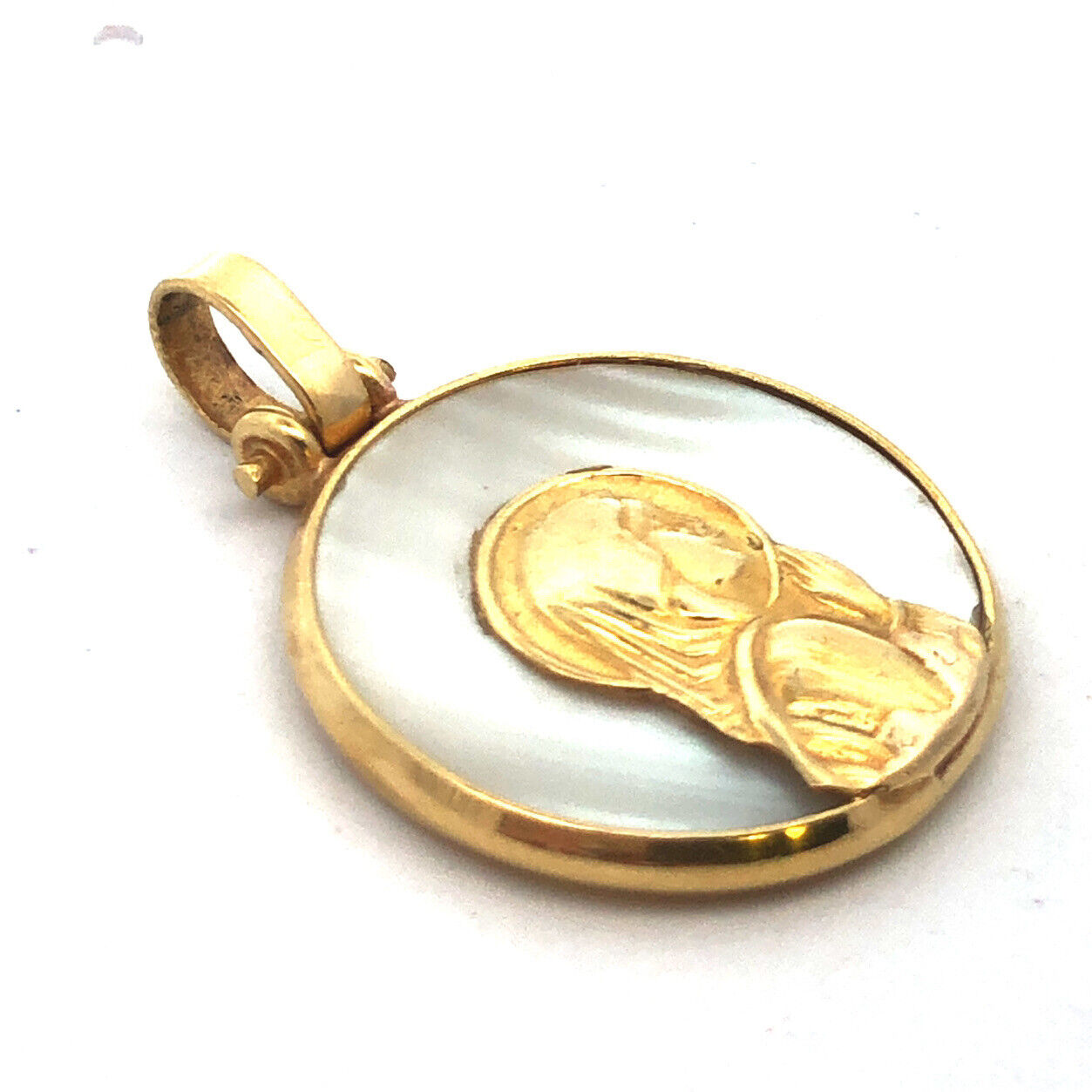 Vintage 14K Yellow Gold Mother Of Pearl Praying Girl Mary Round Pendant