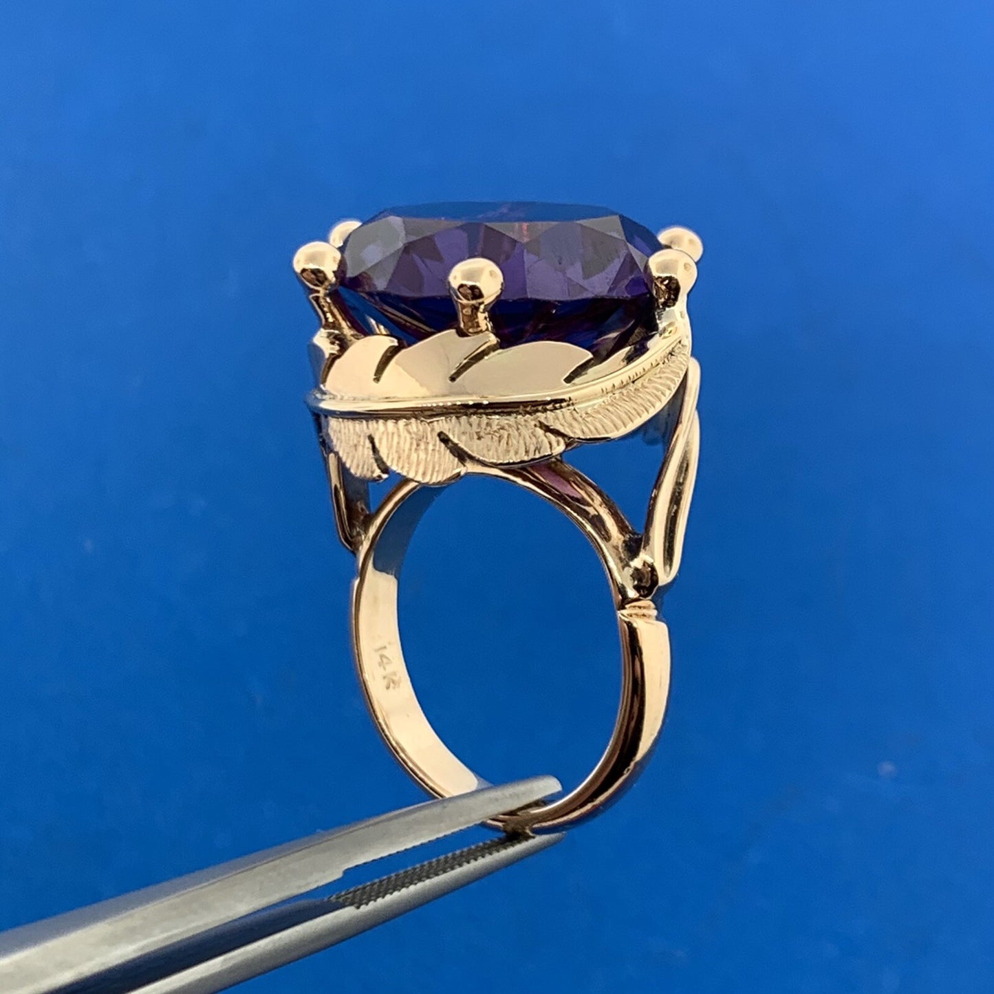 14K Yellow Gold Purple Sapphire Solitaire Statement Cocktail Size 7.75 Ring
