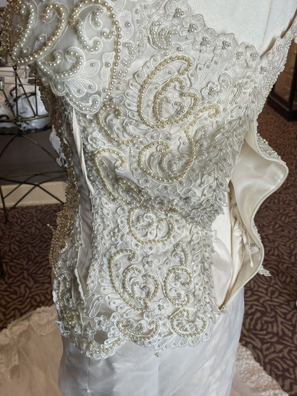 Avine Perucci St. Pucchi Bridal Dress Gown 100% Silk Size 6