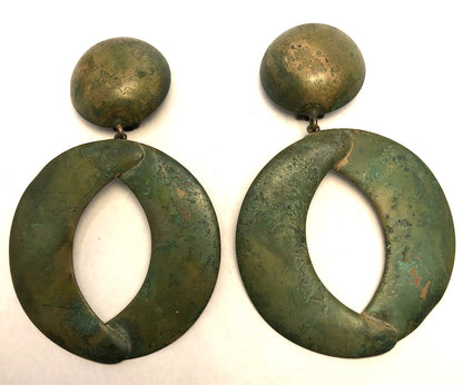 1980's Vintage Dannah Oxidized Green Gold Tone Metal Statement Clip On Earrings