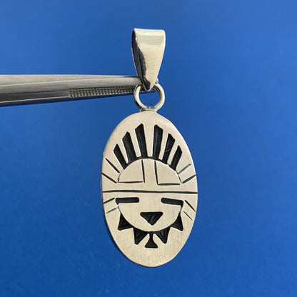 Taxco Mexico 925 Sterling Silver Storyteller Oval Disc Pendant