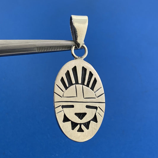 Taxco Mexico 925 Sterling Silver Storyteller Oval Disc Pendant