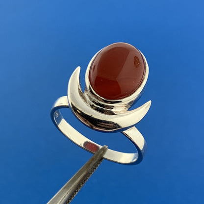 Stunning Sterling Silver 925 Oval Cabochon Carnelian Crescent Ring Size 8