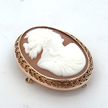 Vintage 10K Yellow Gold Oval Carved Brown Cameo Filigree Brooch Pendant