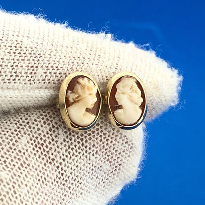 Victorian Vintage 14K Yellow Gold Carved Oval Cameo Stud Earrings