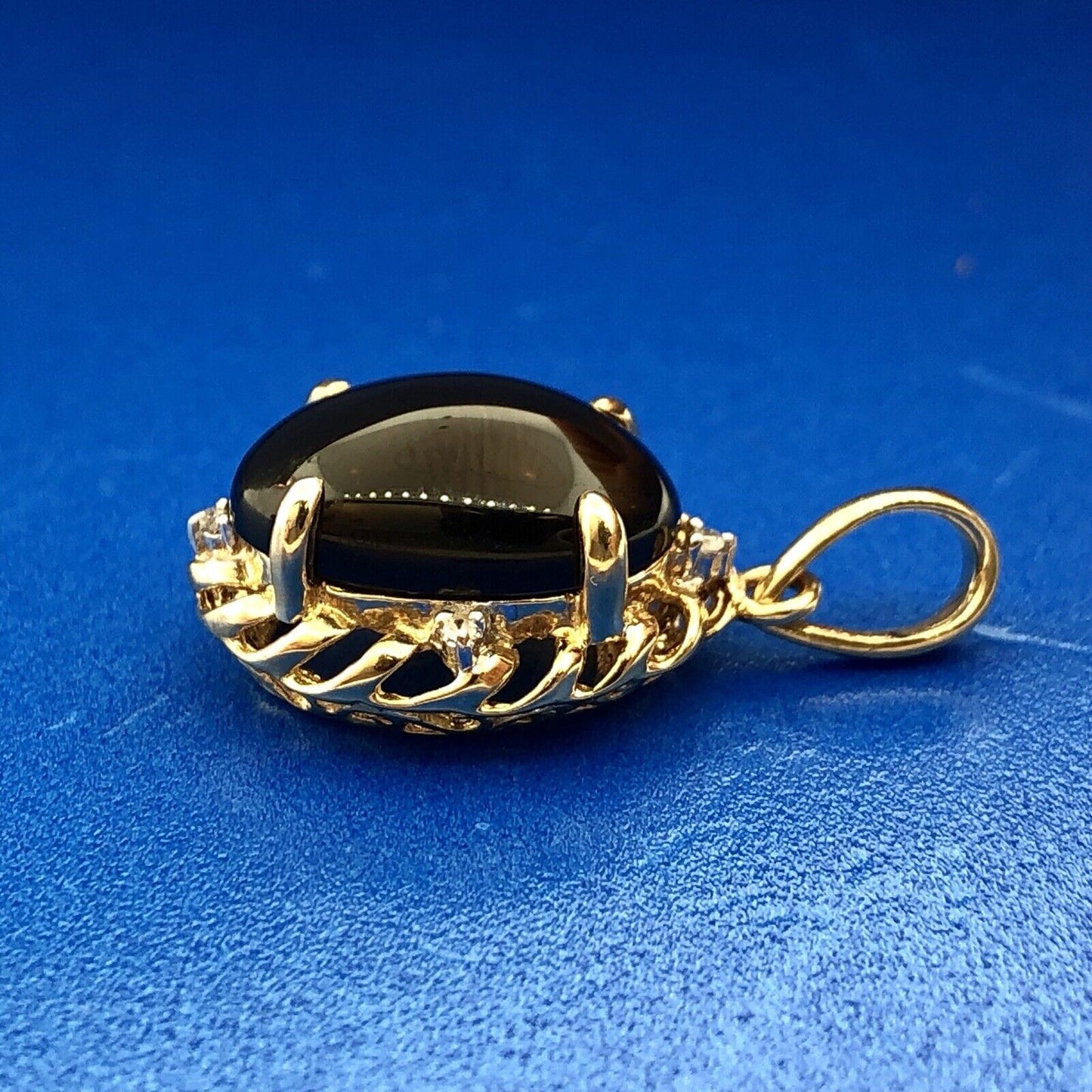 Vintage 10K Yellow Gold Black Onyx Cabochon Diamond Oval Pendant