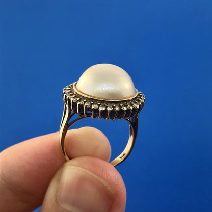 Vintage 14K Yellow Gold Mabe Pearl Diamond Halo Cocktail Dinner Ring