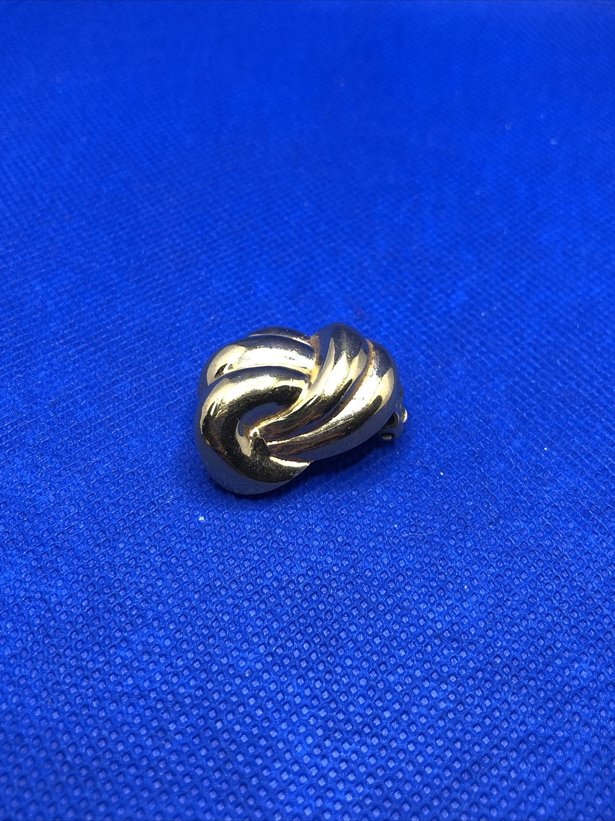 Vintage Ciner Gold Tone Modernist Ribbed Chunky Clip On Earrings