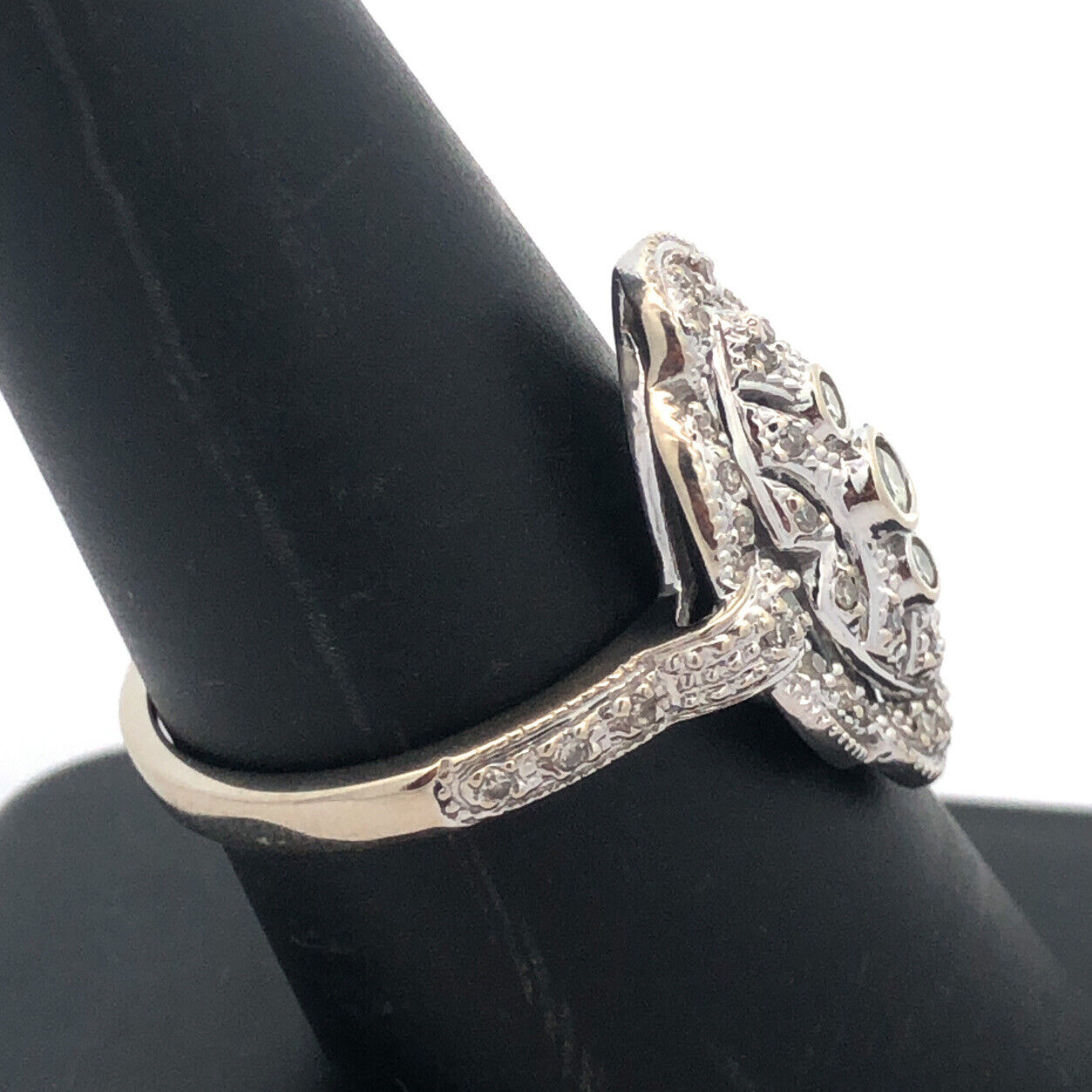 Art Deco Design 14K White Gold Round Diamond Oval Statement Ring