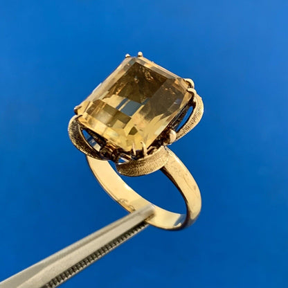 Vintage 14K Yellow Gold Emerald Cut Citrine Solitaire Cocktail Ring