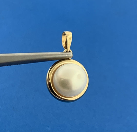 Designer DIL 14K Yellow Gold Pearl Solitaire June Anniversary Circle Pendant