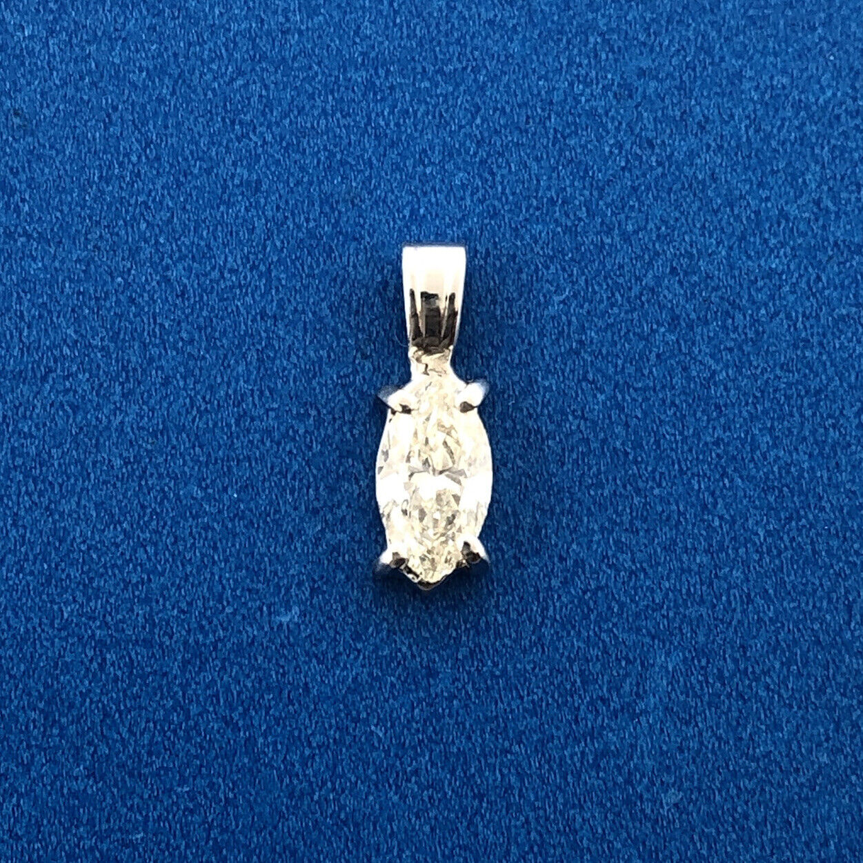 Gorgeous 14k White Gold Marquise Cut White Diamond Precious Pendant