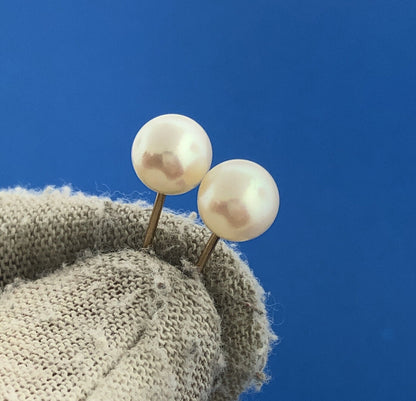 Gorgeous 14k Yellow Gold 7 mm White Pearl Precious Stud Earrings