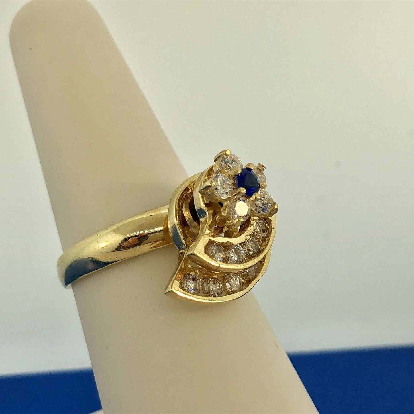 Retro 10K Yellow Gold Blue White Cubic Zirconia Star Comet Spinner Ring