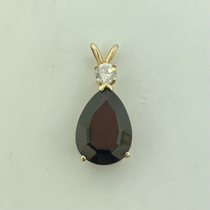 14K Yellow Gold Pear Shaped Garnet Round Diamond Accented Teardrop Pendant