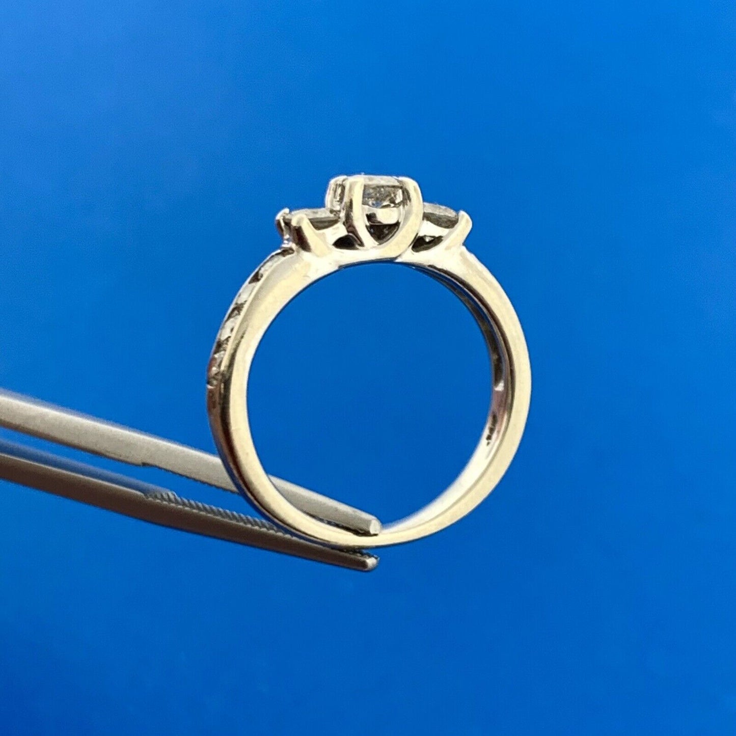 Gorgeous 10k White Gold Round Cut Triple Set Diamond Accent Ring Size 5.25